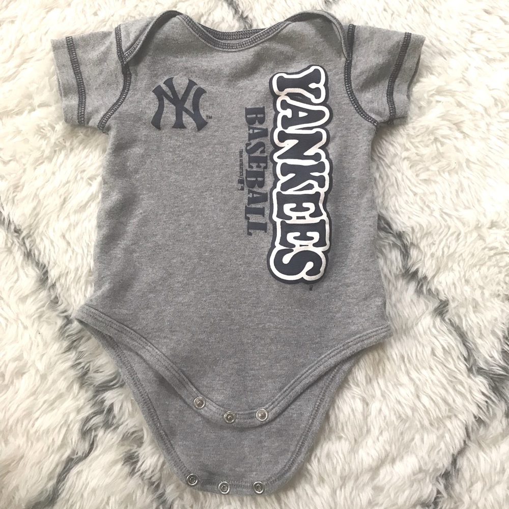 Lot of baby clothes for Lucy